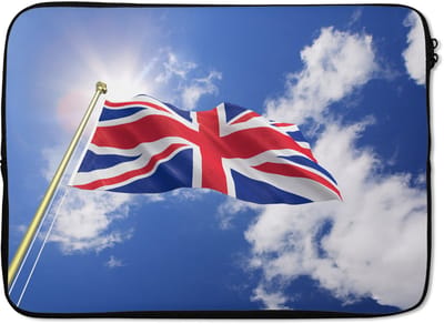 Laptophoes 14 inch - De vlag van het Verenigd Koninkrijk wappert in de lucht - Laptop sleeve - Binnenmaat 33x23 cm - Zwarte achterkant