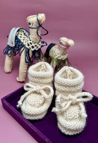 Baby slofjes - handgemaakte baby slofjes - slofjes - baby sokjes - baby schoentjes - babyslofjes - sloffen - wol - wollen slofjes - baby kleding meisjes - baby kleding jongens - wollen slofjes - baby accessoires - babykleding