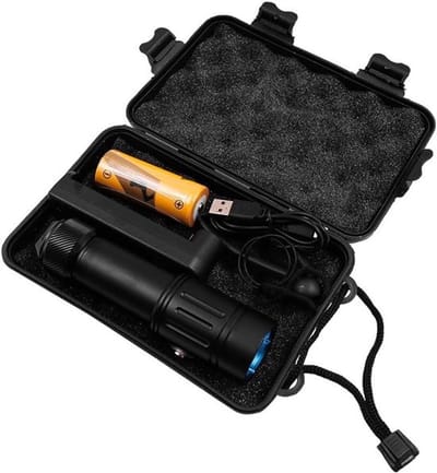 Cocoplus -Onderwater Duiklamp - Duikzaklamp - Waterdicht - Oplaadbaar - Dimbaar - Geschikt voor Duiken - Zwart Scuba Diving Torch, duikzaklamp met traploos dimmen, waterdichte onderwaterduiklamp met oplaadbare batterij en oplader