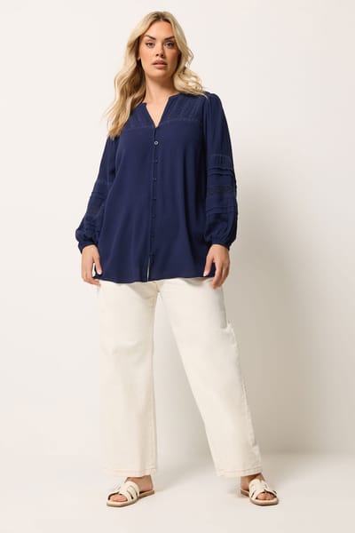 Yours Marineblauwe Blouse Met Inkeping In De Hals En Haakwerk Size 54-56