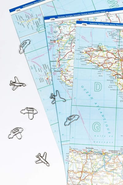 Set van Papieren Clips met Vliegtuigjes en Auto's - Ideaal als Decoratie of Boekenlegger