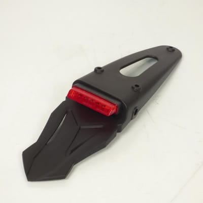 Bavette arrière Tun'R pour moto avec feu arrière rouge a LED 12V Neuf