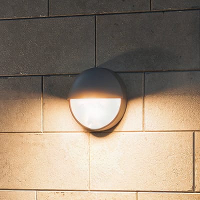 Philips Capricorn Wandlamp - Buitenverlichting - Weerbestendig: IP44 - Warmwit licht: 2700K - Antraciet