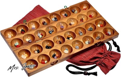 Mrs. Jones LOGOPLAY 85 Hus - Bao - Kalaha - bonenspel - schelpspel - edelsteenspel Samena-hout stoffen zak .