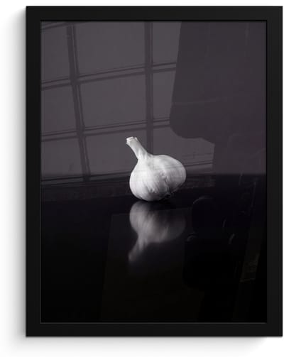 Poster in lijst - Fotolijst 30x40 cm - Posters - Knoflook - Zwart - Wit - Posterlijst zwart - Decoratie - Wanddecoratie woonkamer - Muurdecoratie slaapkamer