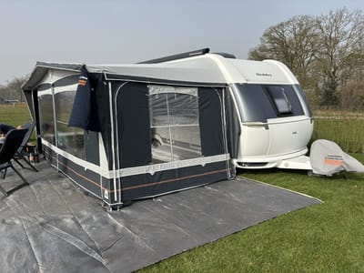 tentdoek - tentzeilbescherming - gronddoek - grondzeil = 8 x 4.20 mtr - 130 gr p/m² - grijs