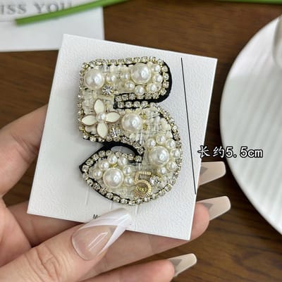 Koreaanse Stijl Nummer 5 Parel Kristal Speldjes Pin Voor Vrouwen Mannen Mode Elegant Verfijnd Klassiek Kleding Jas Broche Accessoires gray