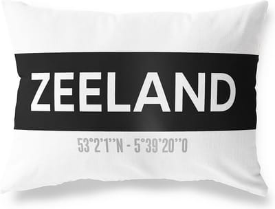 Tuinkussen ZEELAND - NOORD-BRABANT met coördinaten - Buitenkussen - Bootkussen - Weerbestendig - Jouw Plaats - Studio216 - Modern - Zwart-Wit - 50x30cm
