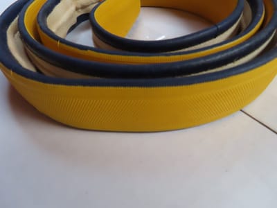 Continental - Tube - 700x 22 - geel / donker blauw