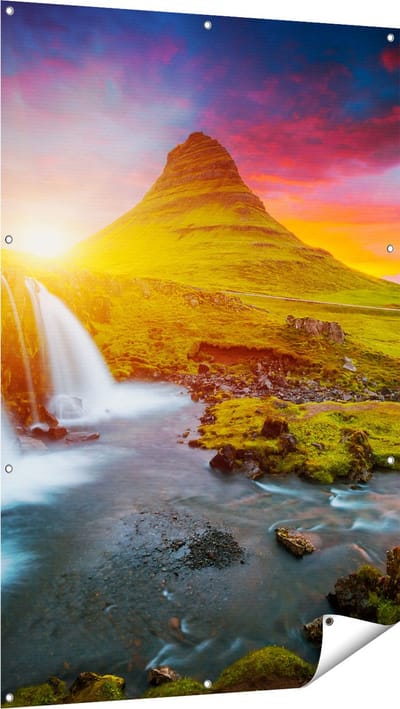 Gards Tuinposter Waterval bij een Vulkaan met Zonsondergang - 100x150 cm - Tuindoek - Tuindecoratie - Wanddecoratie buiten - Tuinschilderij