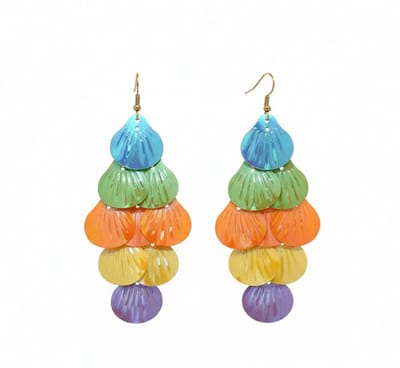 Oorhangers met regenboogkleurige schelpjes – zomerse statement oorbellen voor dames