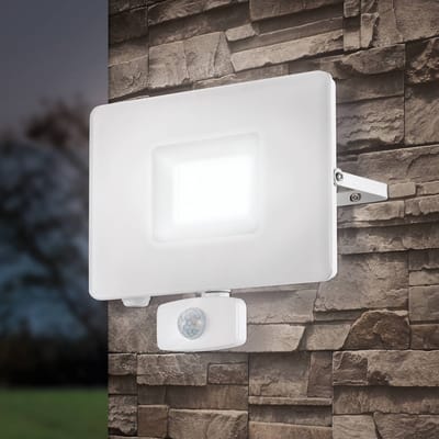 EGLO FAEDO 3 Buitengebruik muurverlichting Wit SMD LED Module LED 50 W A+