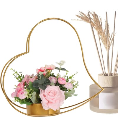 Gouden Bloemenmand - Metalen Middenstuk - Bruiloft Decoratie - Hartvormig Ontwerp - 40 x 35 cm - Goud