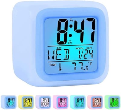 MDUG Digitale kubuswekker - 7,6 cm - Werkt op vier batterijen - Met snooze-functie, nachtlampje in 7 kleuren, datumweergave, temperatuurdetectie en 12/24-uurs weergave - Eenvoudig in te stellen - Digitale kalenderwekker