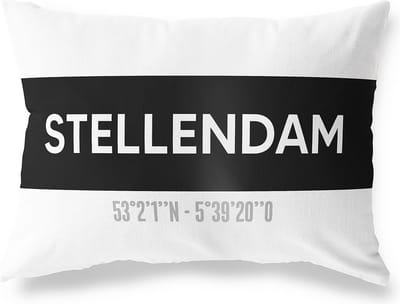 Tuinkussen STELLENDAM - ZUID-HOLLAND met coördinaten - Buitenkussen - Bootkussen - Weerbestendig - Jouw Plaats - Studio216 - Modern - Zwart-Wit - 50x30cm