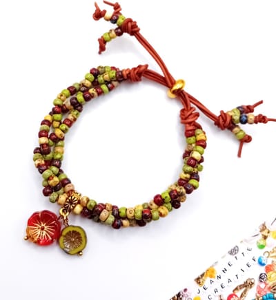 Jeannette-Creatief® - Beach - Armband Leer Gevlochten Miyuki Picasso met Glazen Bedels Flowers Goud Groen Rood Napelsgeel Bloemen - Bedels - Armband - Kralen Armband - Vlechtarmband - Gevlochten Armband - Flowerpower - Czech Glaskralen - Moederdag