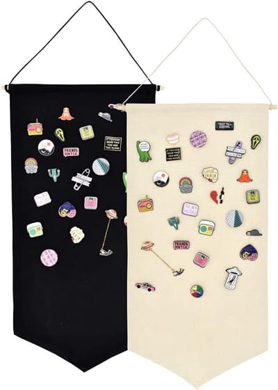 Aan de muur gemonteerde broche, opbergtas voor sieraden, canvas displaystandaard, emaille pin displaybannerstandaard, oorbellenketting, glitterpincollectie opbergdoos (zwart + wit)
