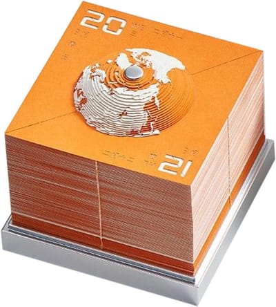 Bureaukalender 2026 - Papierkunst Kalender - Ruimte Decoratie - Uniek 3D Design - 8.7 x 8.7 x 8.9 cm - Oranje