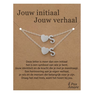 Letter S ketting + armband set op Cadeau Kaartje - Jouw initiaal, jouw verhaal - Zilverkleurig Stainless Steel - Initiaal & Hartje Hanger - Pax Amare