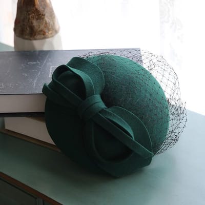 Béret en laine nouveau Automne Hiver pour Femmes Style Britannique Mode Petit Haut de Forme Français Décontracté Polyvalent Peintre Designer Casquette Calotte Diameter 17CM black
