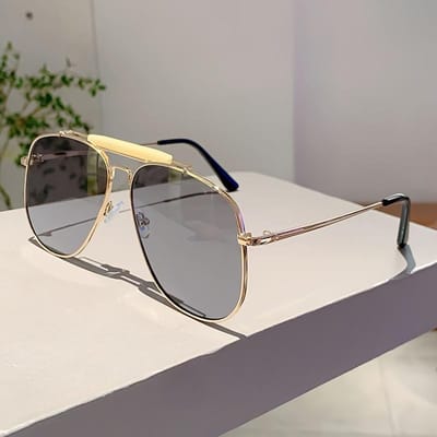 Klassieke Piloot Zwarte Zonnebrillen Dames Nieuwste Mode Luxe Decoratie Brillen Oversized Modern Metaal Strand Zonnebrillen gray