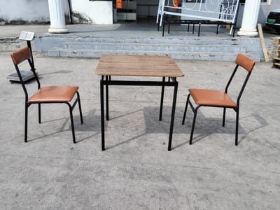 3-delige eettafelset – 2 stoelen met PU-bekleding en een keukentafel voor kleine ruimtes, eetset met industrieel metalen frame voor de eetkamer, appartement of studio, bruin