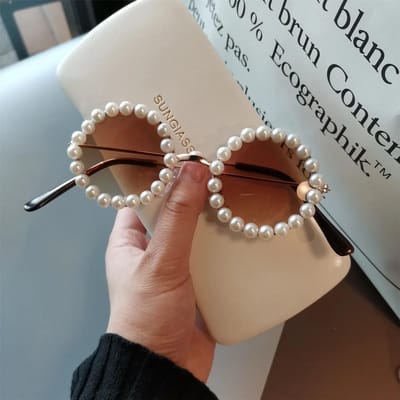 Nouveaux Lunettes de Soleil Perlées de Luxe pour Femmes Mode Monture Métallique Lunettes de Soleil Rondes Lunettes de Soleil Dégradées Imitation Perle Designer UV400 W140961WW-as picture