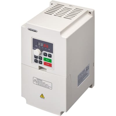 VFD 5PK 4KW 18A 1- of 3-fasige AC 220V Ingang naar 3-fasige AC 0~220V Uitgang