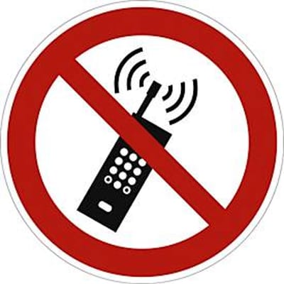 moedel verbodsbord "Mobiele telefoons mogen niet ingeschakeld zijn", volgens ISO 7010, aluminium, Ø 200 mm