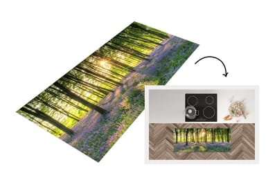 Keukenloper - Loper keuken - Een bos bedekt met sterhyacinten tijdens een zonnige dag - 120x50 cm - Keukenloper vinyl