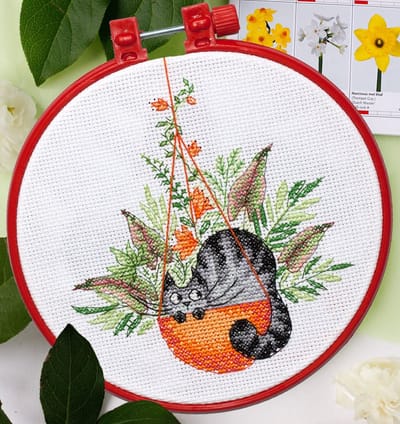 Borduurpakket ABRIS ART - And in the Basket is a Cat - Kat in de mand (inclusief borduurring)