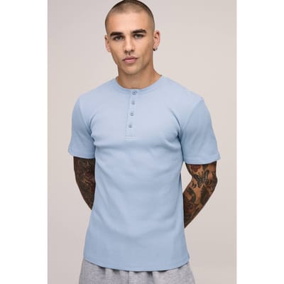 Muscle Fit Geribbeld Henley Hals Korte Mouw T-Shirt | Ice Blue | Size Large