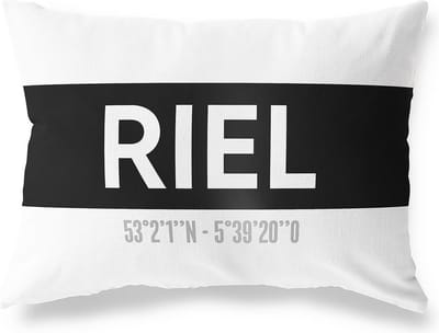 Tuinkussen RIEL - NOORD-BRABANT met coördinaten - Buitenkussen - Bootkussen - Weerbestendig - Jouw Plaats - Studio216 - Modern - Zwart-Wit - 50x30cm