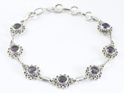 Bewerkte zilveren armband met amethist