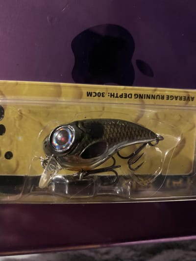 Spro Fat Iris - Slow Floating - 4cm - 5.4g (diepte 0.3m) - Kleur : Shad