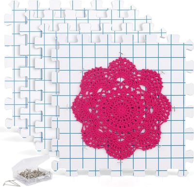 Candala - 4 Stuks Spanmatten, Breien met Raster, 28 x 28 cm Spanmatten met Breiaccessoires en T-Naalden, Extra Dikke Spanmattens voor Handwerk, Blokkeermat voor Breien, Haken, Kant, Handwerk