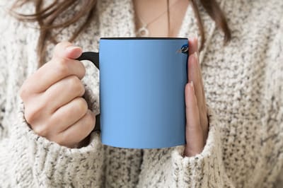 Magische Mok - Foto op Warmte Mokken - Koffiemok - Pauw - IJshoorntjes - IJs - Blauw - Vogel - Magic Mok - Beker - 350 ML - Theemok