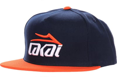 Lakai - Unisex - Essential Snapback - Wit/Zwart