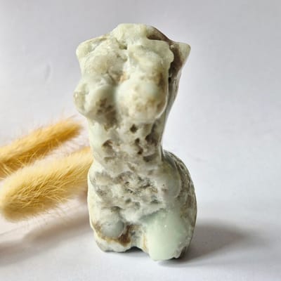 Caribbean Calciet vrouwenbeeldje 8 cm (#6) – handgeslepen edelsteen goddess carving