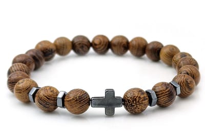 Houten kralenarmband bruin met hematiet kruisje 19cm