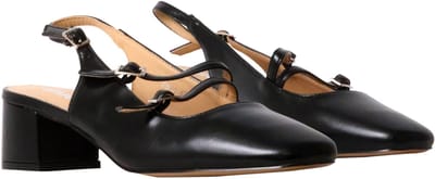Inia-pumps met riempje