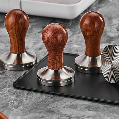 Koffiepers Tool - Espresso Handvat - Restaurants Keuken - Roestvrij Staal Interface - 51mm Diameter - Bruin Rood