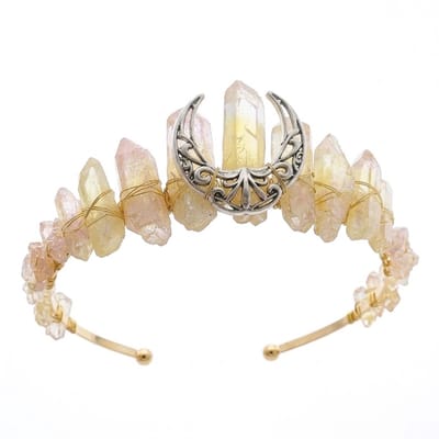 Geel kristallen tiara met goudkleurige maan hanger – diadeem voor dames – fantasy hoofdband met edelsteen look en maanmotief – geschikt voor festivals, bruiloften en fotoshoots