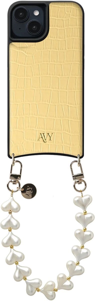 AVY Leren Hoesje Geschikt voor Apple iPhone 15 | Compatibel met MagSafe | Leather Case met Telefoonkoord | Polsband | Croco Geel | Cupid Pearl