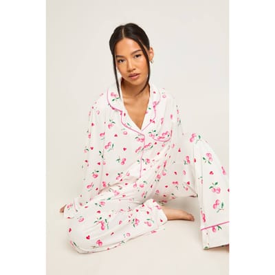 boohoo Dames Petite Kersen Print Lange Mouw Shirt & Broek 3-Delige Pyjama Set | White | Maat: 16