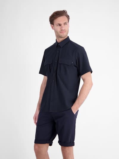 LERROS Ademend overhemd met korte mouwen en praktische borstzakken , Maat: M , Kleur: CLASSIC NAVY , 100% polyester