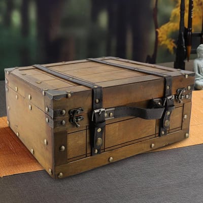 MK Stoer -Houten Koffer - Opbergdoos - Veilige Elegantie - Retro - Geschenkmand - Bruiloft - Babyshower - Housewarming - Rustiek - Bruin - 36 x 27 x 17 cm - Vintage Houten Koffer - Geschikt voor Diverse Gelegenheden - Bruin Model.
