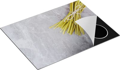 Chefcare Inductie Beschermer Sperziebonen op Grijze Marmer - 70x50 cm - Afdekplaat Inductie - Kookplaat Beschermer - Inductie Mat