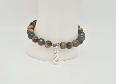 Handgemaakte "Letters" natuursteen armband met natuursteen "Letters" " Tijgeroog" -8 mm diameter van de korrel- Diameter armband 20 cm - Kies je favoriete letters- Een mooi cadeau voor familie en vrienden