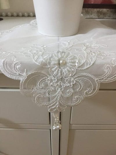 Set van 2 witte tule kant geborduurde tafellakens, handgemaakt tule krullace, placemats en tafelkleed van 27 cm, perfect voor feesten en decoratie